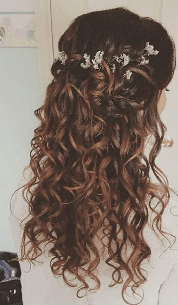 Coiffures de mariage pour cheveux bouclés